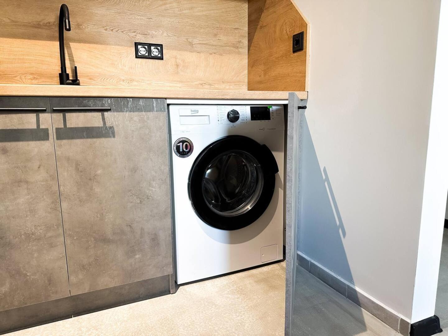 6 Studios 6 Bathrooms 2 Levels Kitchens София Екстериор снимка